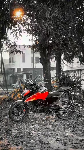 Emotion 🏍️❤️‍🩹#creator #trending #viralvideos #duke250 #bikelover #editing #shortvideos #ktmduke