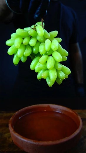 Viral Spicy Masala Grapes! 🌶️🍇 #Shorts #StreetFood #asmr #summer #fruits #food #juice