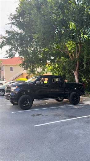 Squatted Trucks: Why Lowered Trucks Spark Debate