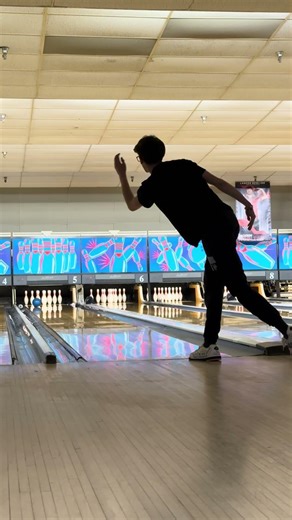 Can YOU throw messengers like this? Pattern: Red Square 40’ #likeandsubscribe #bowling #sports