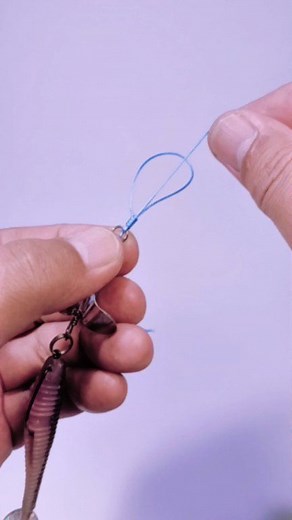 548K views · 5.1K reactions | Tips for tying fishing bait strongly ‎#fishing #fishingknots #fishingtips #tutorials #reel #fyp #viral #reels #reelsviral #reelfyp #fblifestyle | Andri Wardani | Facebook