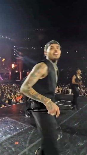 [MEME] SUPERBOWL? Nah, We Only Watch The BREEZYBOWL 🏈🔥