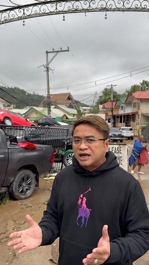 𝐓𝐀𝐍-𝐀𝐖𝐀 | DYHP RMN Cebu news team, mosusi sa anggolo sa flood control project sa Butuanon River nga maoy nibul-og sa Villa Del Rio Subdivision ug nakakalas sa mga residente sa Sitio Comon, Bacayan, Cebu City. via| Radyoman Atty. Ruphil Bañoc, DYHP RMN CEBU #DYHPRMNCEBU #DYHPRmnCebu612 #dyhpnews #BagyongTino #TatakRMN | DYHP RMN CEBU
