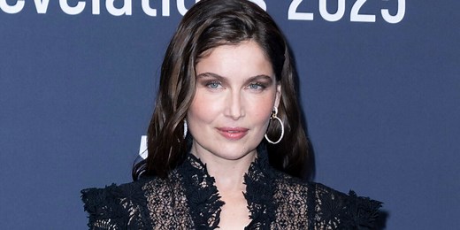 Laetitia Casta adopte avec brio la tendance de la transparence lors de la soirée Cesar Révélations 2025