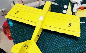 FT Simple Scout FT的一个4通小飞机，中单翼，非常好飞，8520减速组动力，翼展约40，起飞重量58