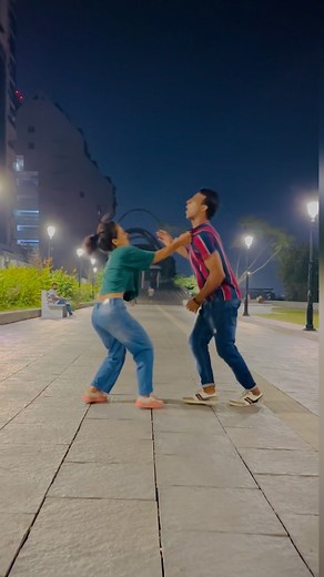 Naveen on Instagram: "Vaaleduthal ❤️❤️❤️ Choreography @naveen_navi92  @_d_e_j_a_v_u_z_ @n_avam_i @reshma_maria_john #dance #dancereels #dancechallenge #dancevideo #dancing #dancelife #dancehall #reels #réel #reelsinstagram #reelkarofeelkaro #reelsvideo #reelindia #reelitfeelit #reelit #reelitfeelit❤️❤️ #reeloftheday #happy #instagood #instagram #meeshamadavan_media #meeshamadhavanmovie #vaaleduthal_angakali"