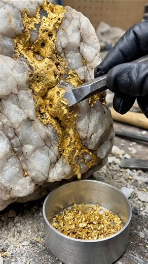 “Proses Hidrotermal dalam Pembentukan Urat Kuarsa dan Mineral Emas”