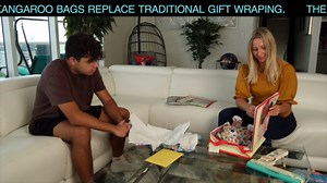 Kangarooo Universe Gift Tote Bags - Pack of 3 Reusable Gift Bags with Greeting Cards - Three Sizes Included