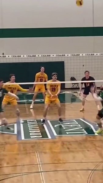 Taking ankles in volleyball 🤣 #volleyball #volleyballworld #fyp #haikyuu