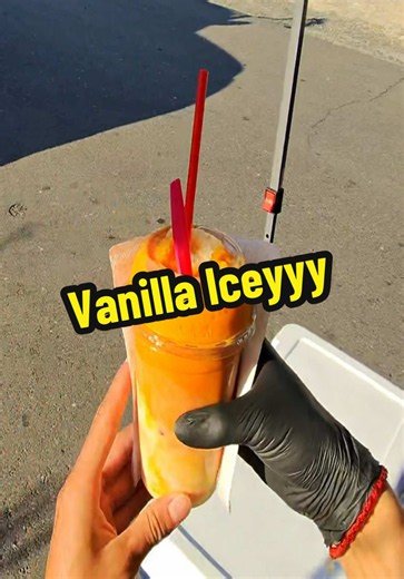 Un Raspado Grande de vanilla con extra lechera👀🍨😋 como ven se ve bueno mi Gente o no?? 🤨 #foryoupage #raspados #elotes #fyp #fypシ゚viral