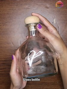 Simple bottle - Amazing end result #bottleart #crafts #craftideas #bottledecor #winebottlecrafts #bottledecoration #creativecatcraft | CreativeCat