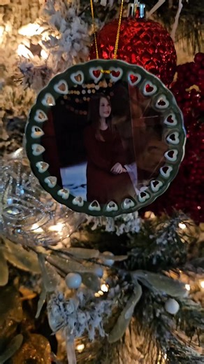 #ornaments #Christmas #santapictures | Doris Sanders Duncan