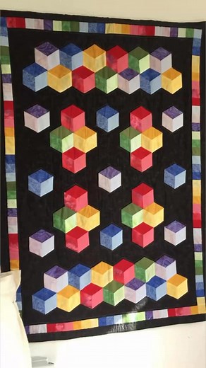 Jewel coloured quilt #quilt #sewing #creativelife | Gail Smith
