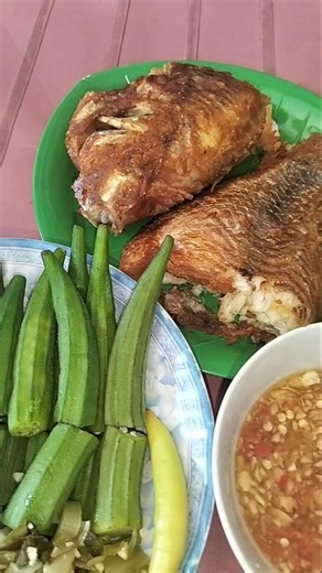 Ăn cơm cá chiên #shorts #ancom #anuong