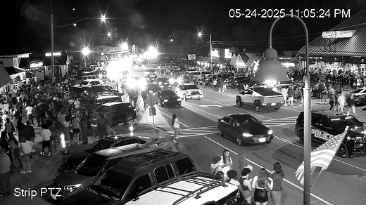 It Was A Wet 🌧️ & Wild 🎉 Memorial Day Weekend At Lake Of The Ozarks For what is traditionally the busiest weekend of the year at Lake of the Ozarks, the weather didn’t get the memo. It was cool and occasionally wet: a bust for boat rental companies, but a massive blowout for on-land venues. On Saturday night the Bagnell Dam Strip was wild. Local business owner Mark Brick shared video from one of his restaurants, Casablanca, which showed the strip absolutely packed on Saturday night. It looked