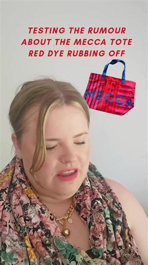 Testing the Mecca Tote Bag's Red Powder Effect