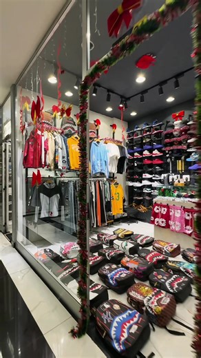 Merry Christmas 🎁🎄 📍a.a 22 gasore complex 1st floor 📞0987183847#shikfashion #ethiopian_tik_tok🇪🇹🇪🇹🇪🇹🇪🇹 #chirsmas🎄 #bag #bapebag @SHIK MOJO Branch @DAX-WATCH @Tatish