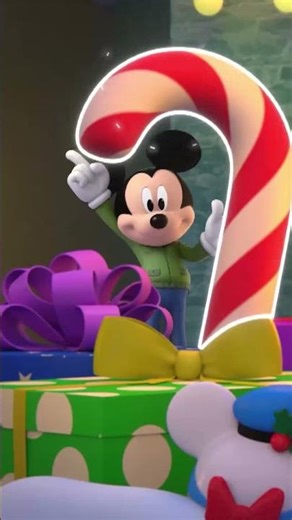 Find the candy canes with Mickey! 😋 | MICKEY & ME | @DisneyJuniorES