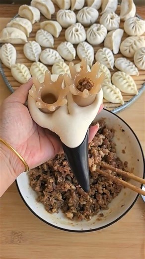 1 Second Me Perfect Momos Banane Ka Secret Tool 😍#momos #momo #dumplings #streetfood #foodie#shorts