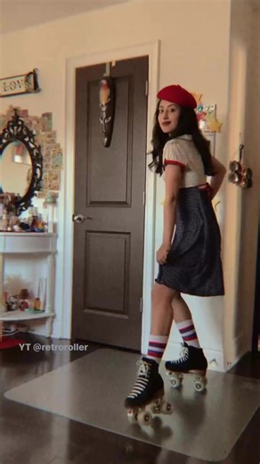 This might be the most retro thing you see today 🤪 what do you think? Did I nail the 50s? 🫶🏻🛼 #retrostyle #retroroller #rollerskates #oldfashioned #rollerskating #solojazz | RetroRoller