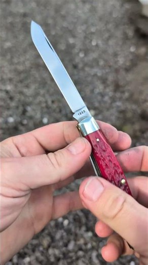 This Red Texas Muskrat Knife Is Absolutely Insane #shorts #pocketknife