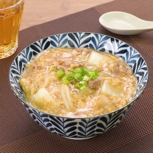 ぽかぽかあたたまる♪ 豚肉と白菜の卵とじうどんのレシピ動画・作り方 | デリッシュキッチン