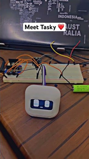 This is tasky your everyday companion #3d #3dprinting #3dprint #robot #desksetup #deskaccessories