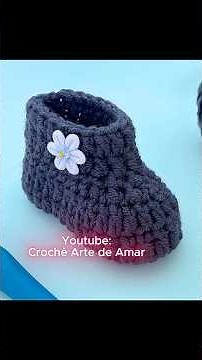 Very easy and quick crochet baby booties to make #crochet #babybooties #knitting