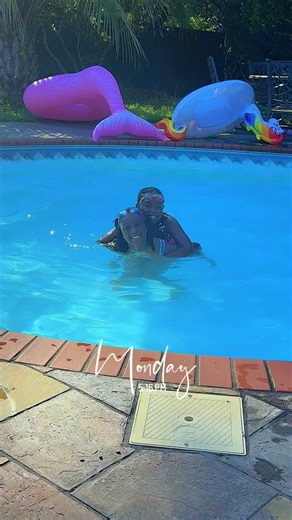 Summer is neowwww. #WaterBabies #Summer #BGM #waterslides @ButterFlyGrl10 @Ya mami 😘