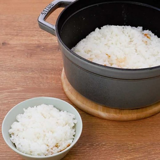 実践！ ストウブを使ったご飯の炊き方のレシピ動画・作り方 | デリッシュキッチン