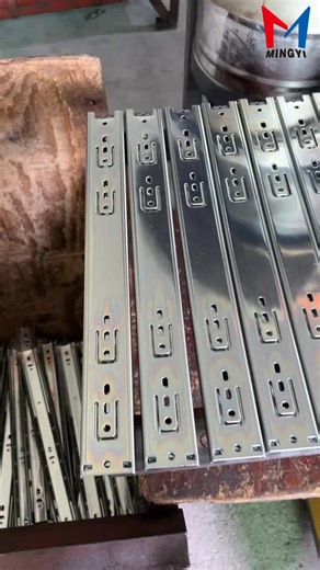 MingYi Hardware Hinge on Instagram: "Direct from source factory, precision-crafted silent drawer slides. High load-bearing, OEM/ODM customizable. #drawerslides #furniturehardware #cabinetmaker #woodenbox #kitchenaccessories #homedecor #interiordesign #buildingmaterials #reels"