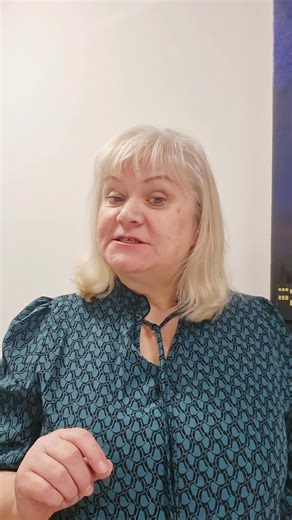 I'm back!! It's Cake International time and so proud to be hosting the Cake International Stage sponsored by Rainbow Dust Colours and Squires Kitchen. Gobsmackingly awesome line up of talented artists. "Come along" 😃 and say hello this weekend ! #cakeinternational #cakeinternational2025 #cakedecorating #sugarart #Baking #JacquiKelly_EdibleArt Totally Sugar | Totally Sugar