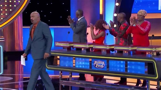 6 things rich guys have more of!