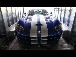 Dodge Viper SRT-10 revving