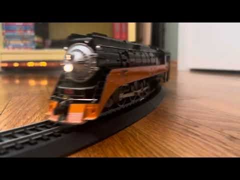 HO Scale Bachmann Daylight Special Starter Set Running Session