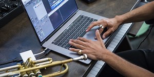 Apple’s new 2018 MacBook Pros are now available, and the top specs are much faster