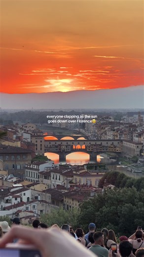 Sunset at Piazzale Michelangelo Florence: Everyone Clapping