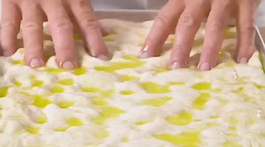GENOVESE FOCACCIA 🇮🇹100per100 Italian Recipes Here how to prepare the real Genovese Focaccia Ecco come preparare la vera focaccia Genovese | I LOVE ITALIAN FOOD