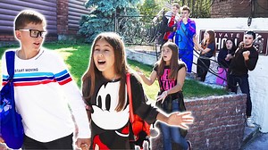 12K views · 500 reactions | #amigosforever #eva ¡Eva y Sava se escaparon de la escuela! ¡La pareja enamorada se ha vuelto completamente insolente! | Amigos Forever | Facebook