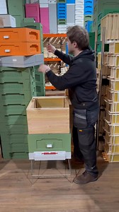 Switching from wooden to poly the Abelo National 12-frame hive in action 🤩🐝 Poly hives bring better insulation, lighter handling and more stable brood conditions, while still allowing existing wooden supers to be used during the changeover. A practical no-nonsense way to modernise without wasting good kit 😍 A new year is the perfect moment to upgrade 👏 #Beekeeping #BeeHive #PolyHive #NationalHive #Abelo #NewYearNewStart | Abelo