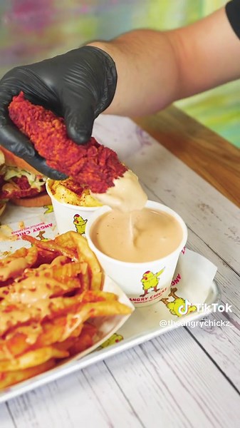 being envious of someone else’s order 🙋🙋🙋 GUILTYYYY but there are no wrong orders at Angry Chickz 😎 #angrychickz #chickentender #chickentenders #sauce #foodtiktok #fyp #foryou