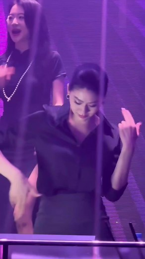 Nay em đổi phong cách tí... #remix #djviraltiktok #nhacnaychillphet #djremix #xuhuong