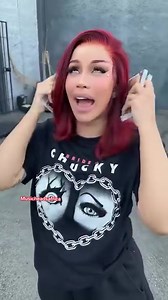 51K views · 1.9K reactions | JUST IN: Cardi B goes to traff!c to hàwk her album, says She is a single mother of 3 and selling her CDs will help her carter for her kids. | Music Heads Africa | Facebook