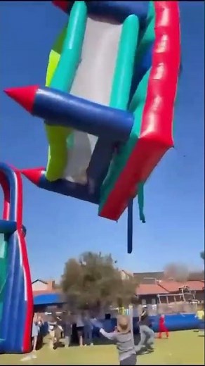 Video goes viral after a bouncy house flies away with two young children inside 😳