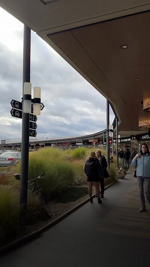 31K views · 1.2K reactions | Fashion Arena Prague Outlet ️ fashion-arena.cz Zamenhofova 440, 108 00 Praha-Štěrbohol ✅ Подписывайтесь на Red Panda и мы поможем решить любые визовые вопросы в Чехии  #red_panda_cz#чехия#страховка#прага#cz#кудапойтипрага#инетресные_места#студенты#эмиграциявчехию#переездвчехию | Redpanda.cz | Facebook