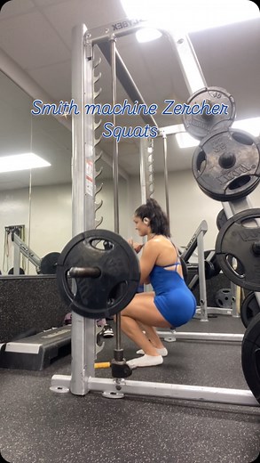 Smith machine zercher squats 💙 Hits the quads, glutes and hamstrings… very similar to goblet squats as the weight is in front of you how ever you’re likely able to lift more weight due to the bar and how the weight is distributed on either sides! Give it a try but start light and practice form before going heavy. #zerchersquats #smithmachine #workout #legworkout #quads #glutes #hamstrings #gym #gymmotivation #legsday #gymworkouts #personaltrainer #womensfitness #girlswholift #texas #ymca #corsi