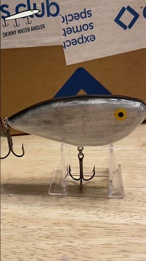 Hand-Built Glide Bait I Carved from Cedar. What is your go to pattern? #muskyfishing #lurebuilding