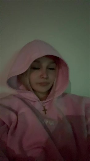 boo (@boo38869)’s videos with original sound - Big red 💋