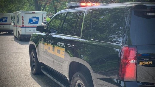 Man dies in 3-vehicle crash near Avon, off Rockville Road
