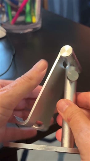 Why I love this adjustable phone/tablet stand for any device